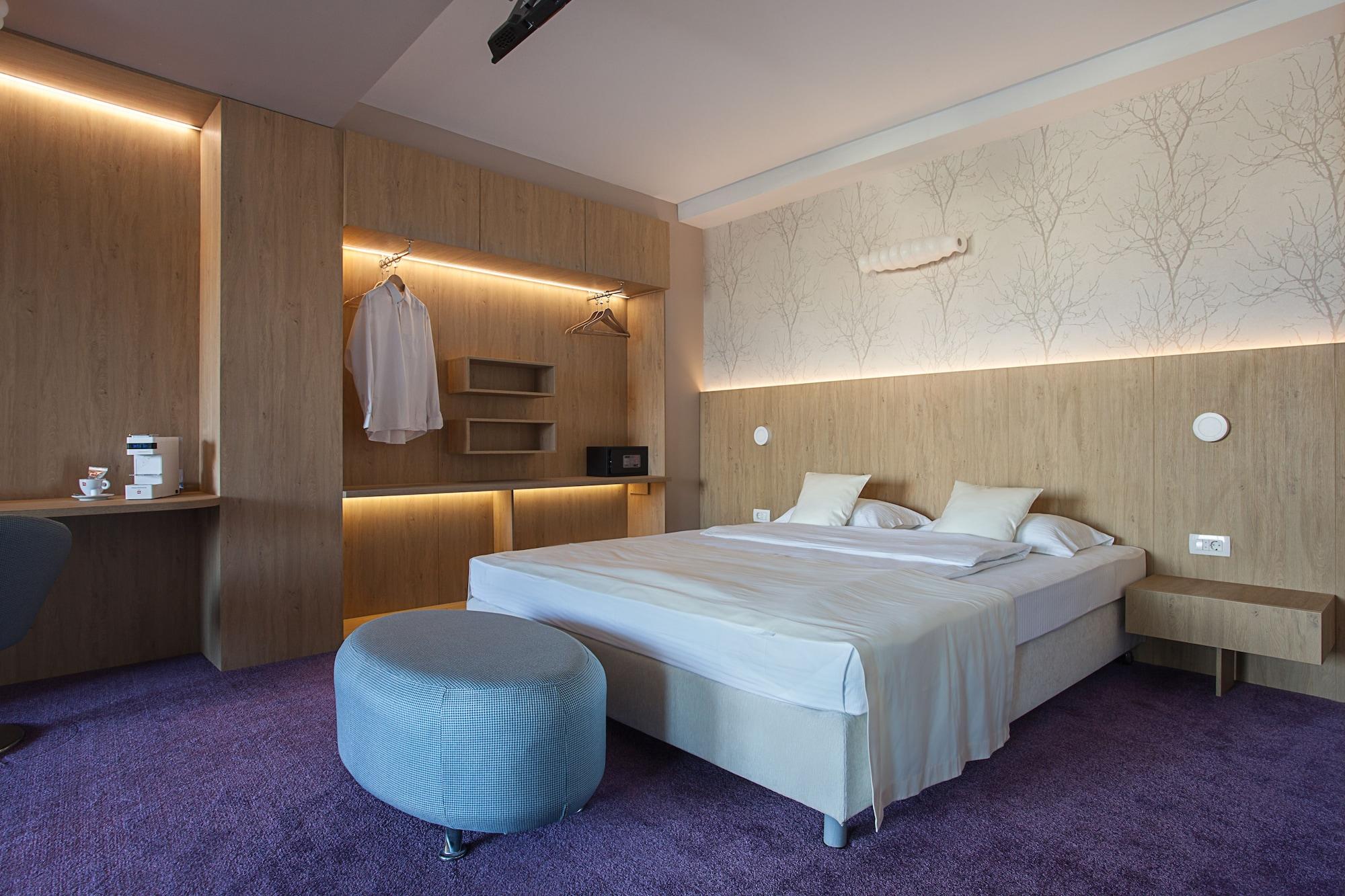City Park Hotel Skopje Bagian luar foto