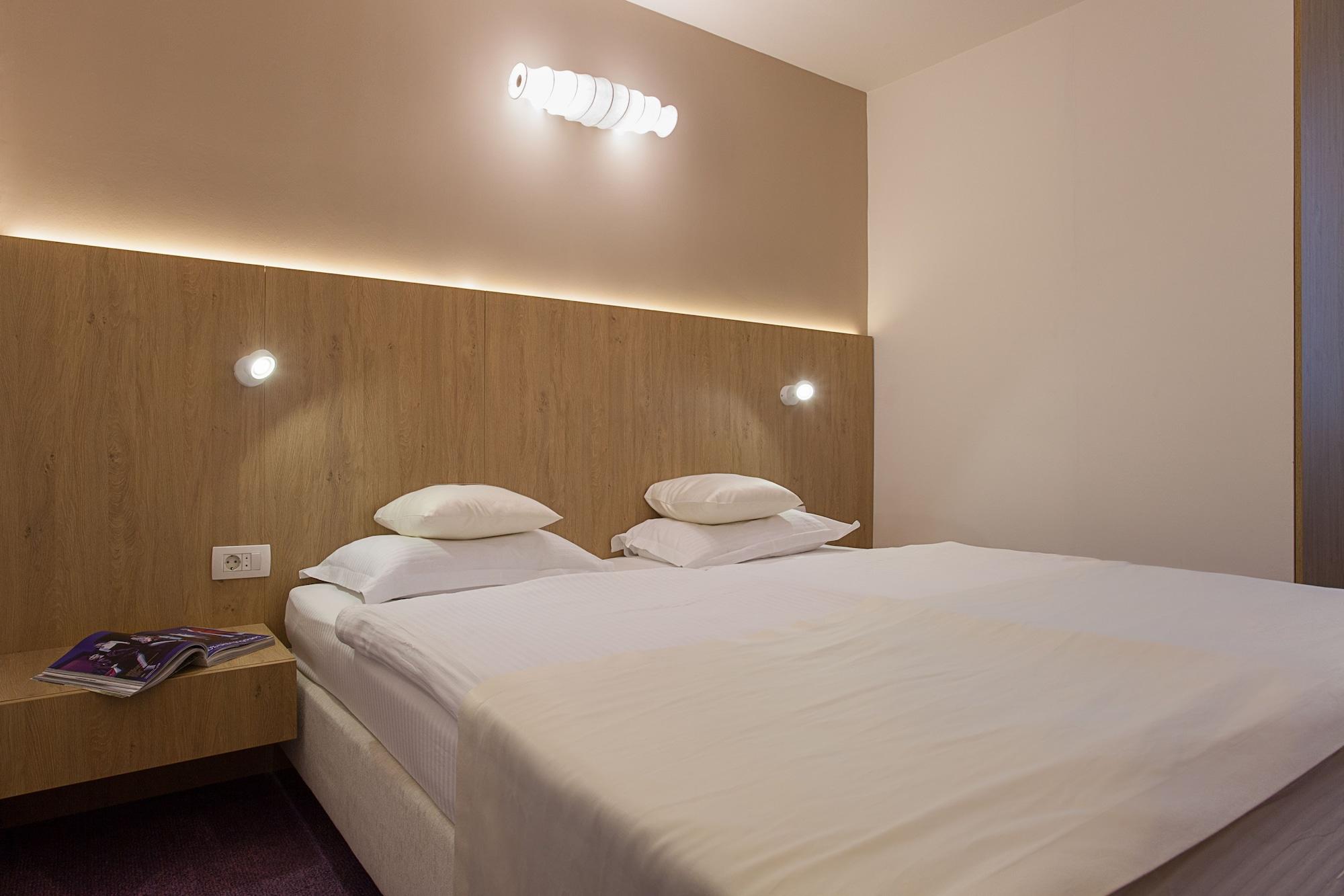 City Park Hotel Skopje Bagian luar foto