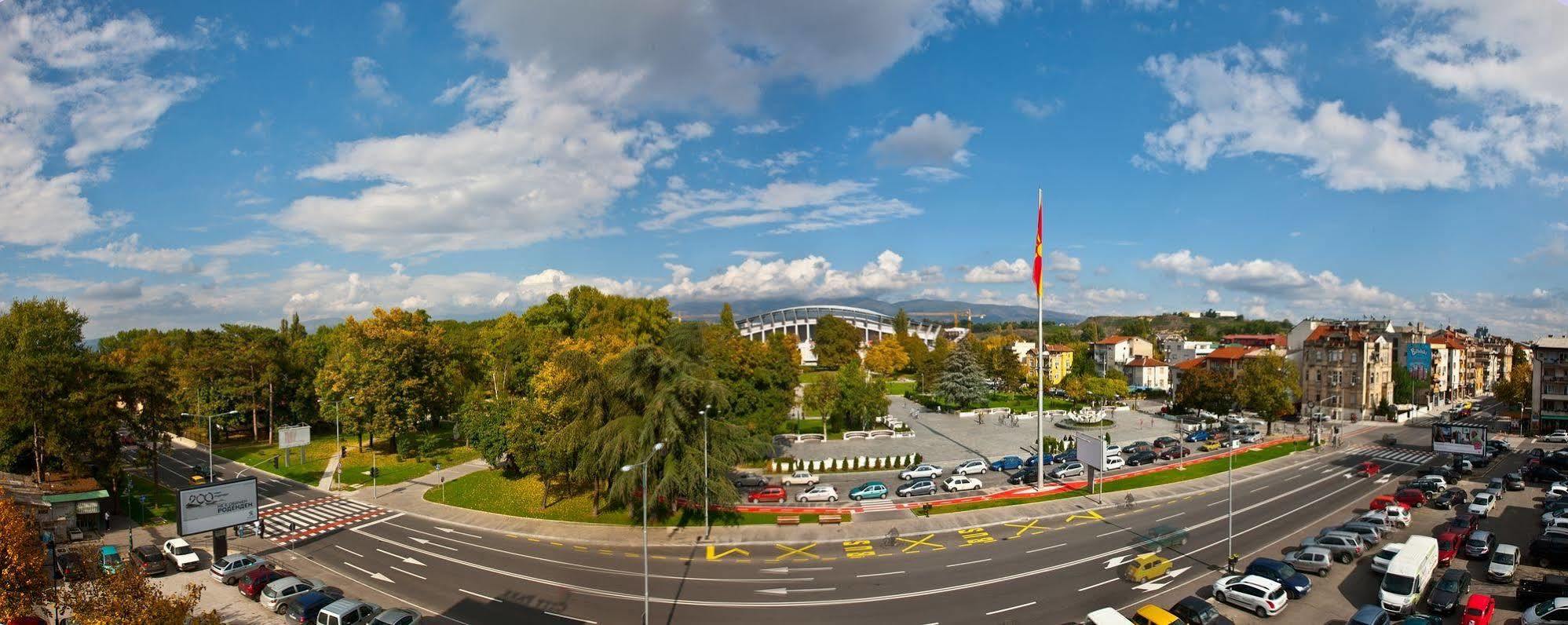 City Park Hotel Skopje Bagian luar foto
